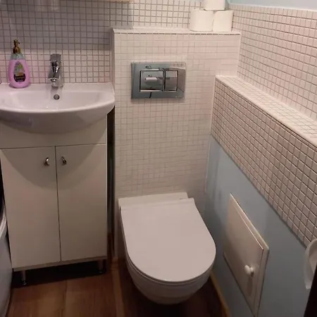 Przytulny Z Balkonem