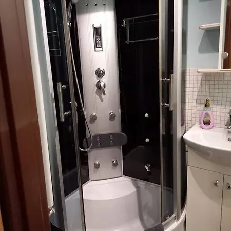 Przytulny Z Balkonem