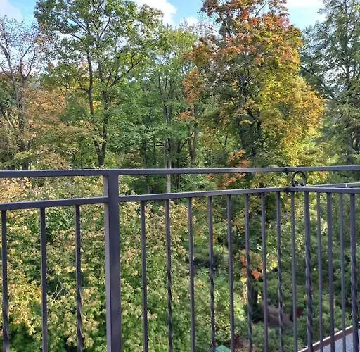 Przytulny Z Balkonem